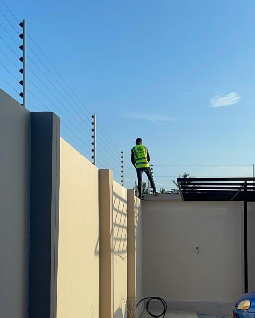 Electric fence installation